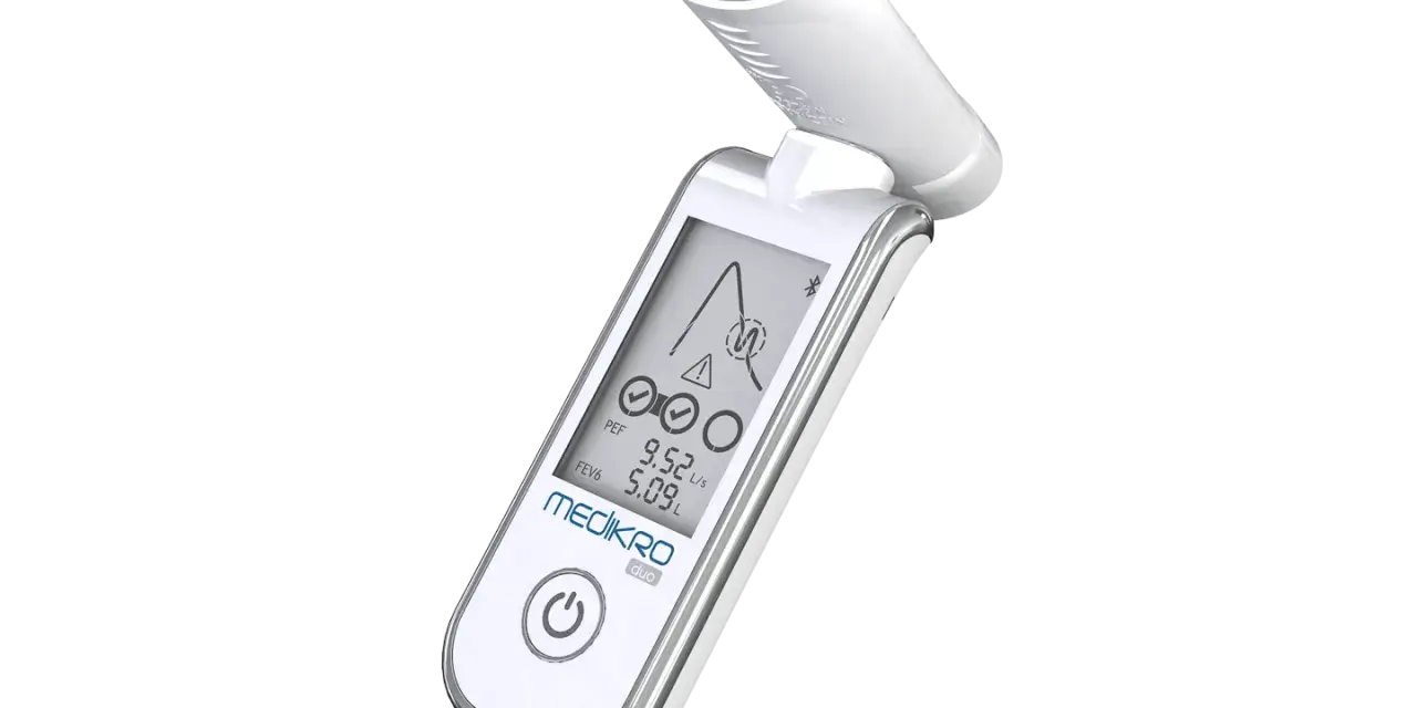 Nowoczesny spirometr Medikro Duo, idealny do nauki podczas kursu spirometrii.