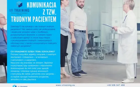 Szkolenie z komunikacji z trudnym pacjentem. Lekarka rozmawia z parą, która wygląda na zaniepokojoną.